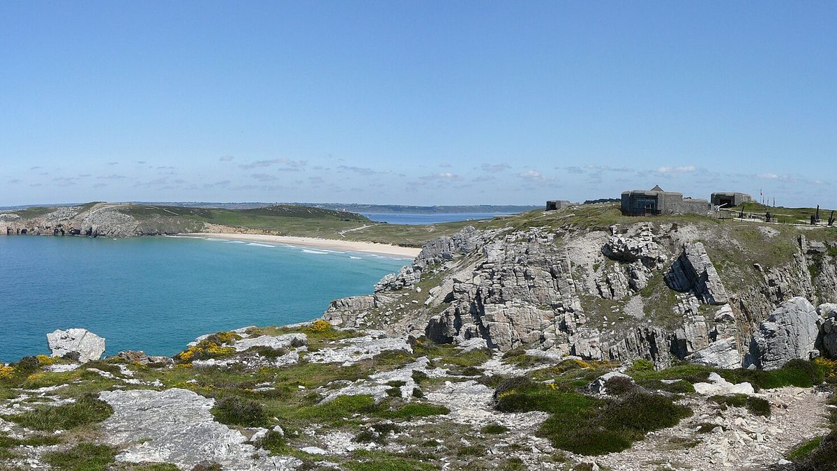 Pointe de Pen-Hir : falaises, croix et accès depuis Brest